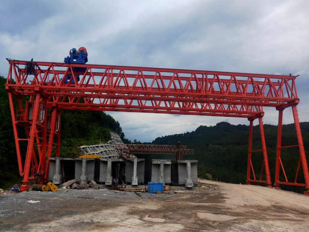 四川路橋巴萬高速三標-MG10010T-24M-9M龍門吊投入使用