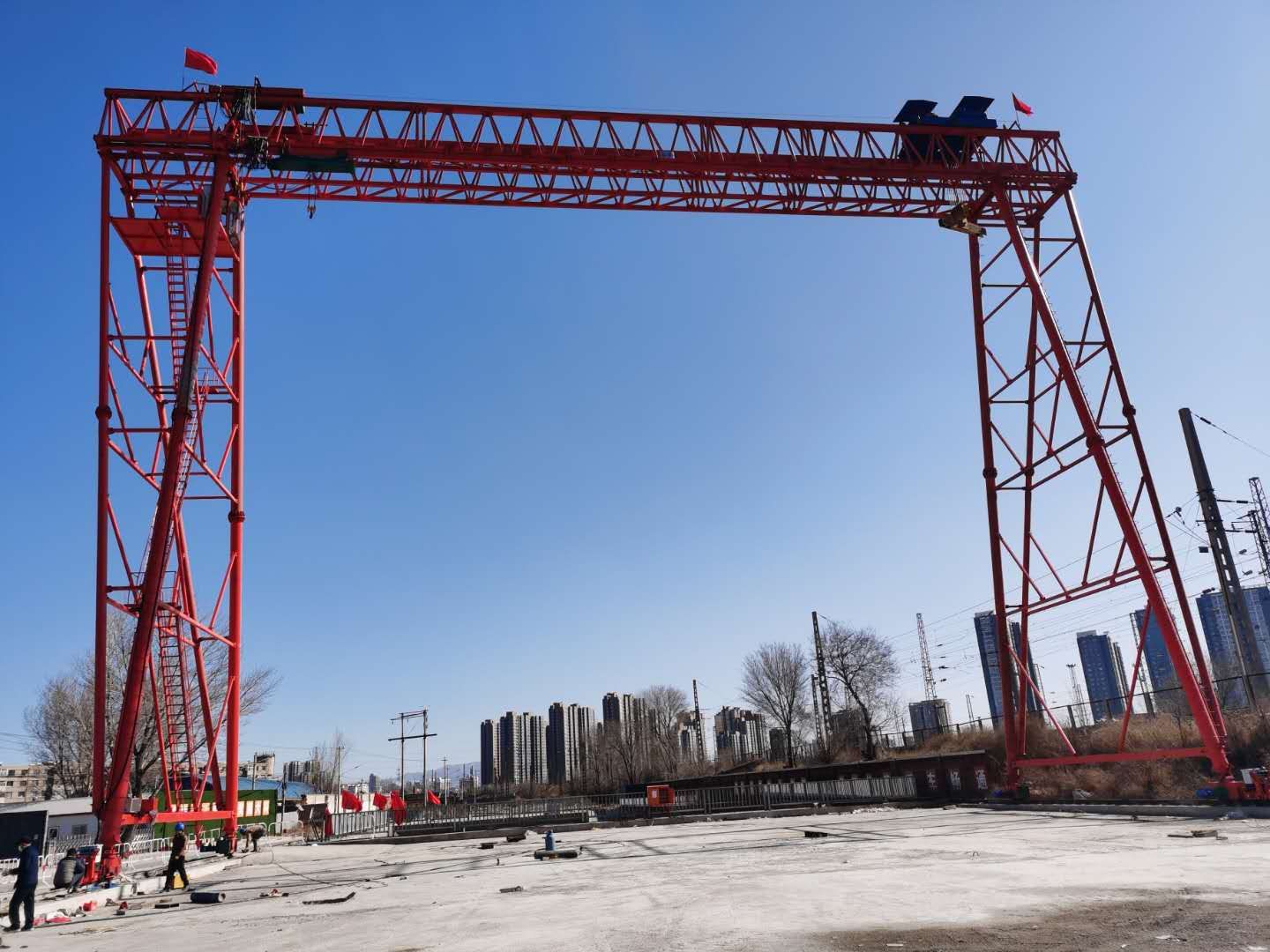 單梁橋式起重機，雙梁橋式起重機的構(gòu)造及傳動原理