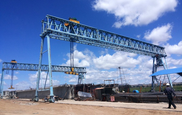 起重機(jī)司機(jī)施工過程中的操作要求是什么？