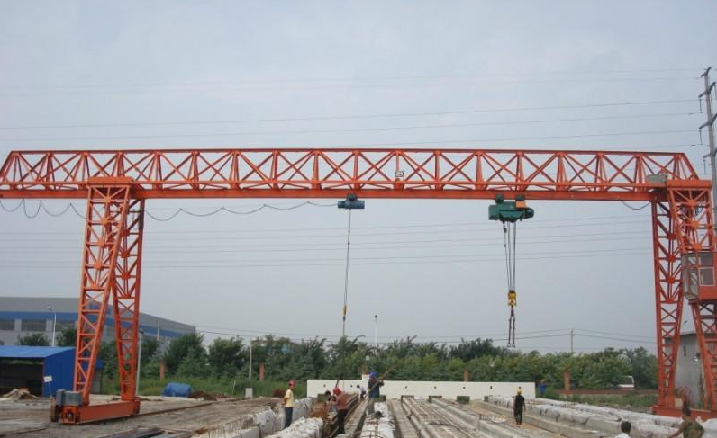 龍門吊脫軌的有什么危害?龍門吊為什么原因造成的脫軌？