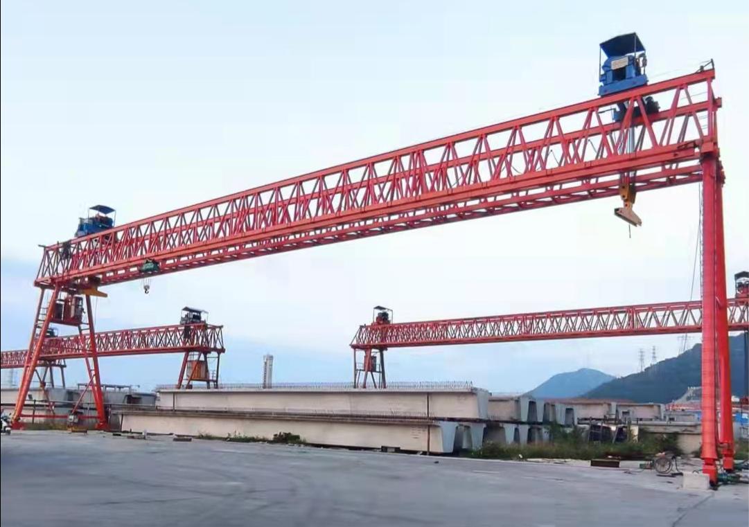 ME高速公路提梁機(jī)在不同的施工場(chǎng)景下有哪些應(yīng)用案例？它適用于哪些類型的梁體安裝？